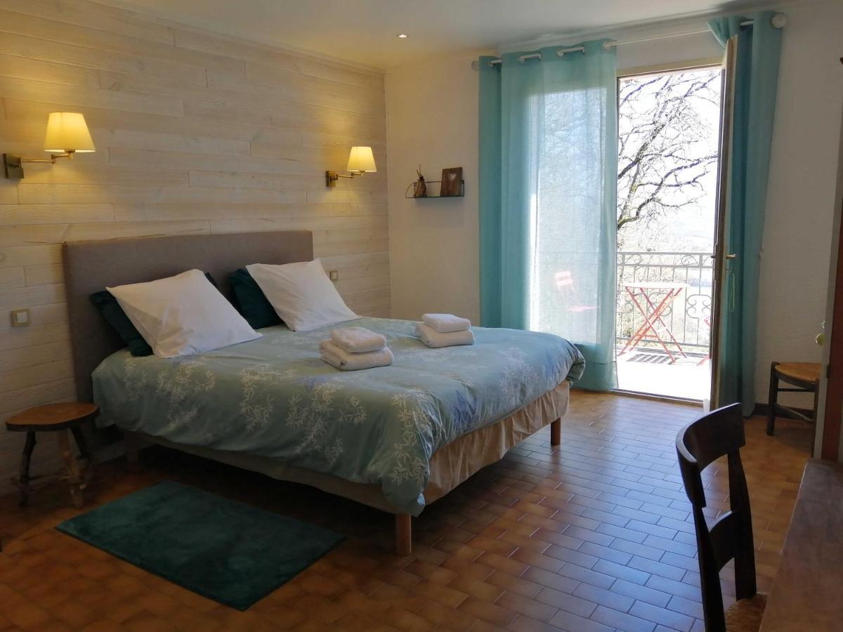 Bed and Breakfast Alabrena Feneyrols Exteriér fotografie